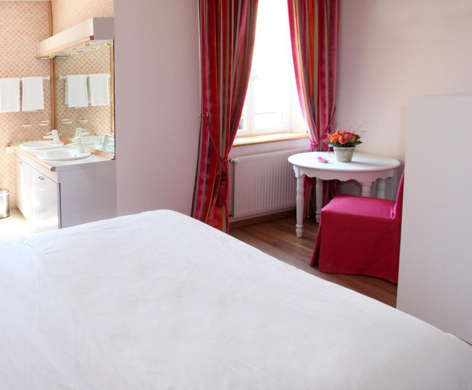 Saint Graal Bed and Breakfast Chamant Rum bild