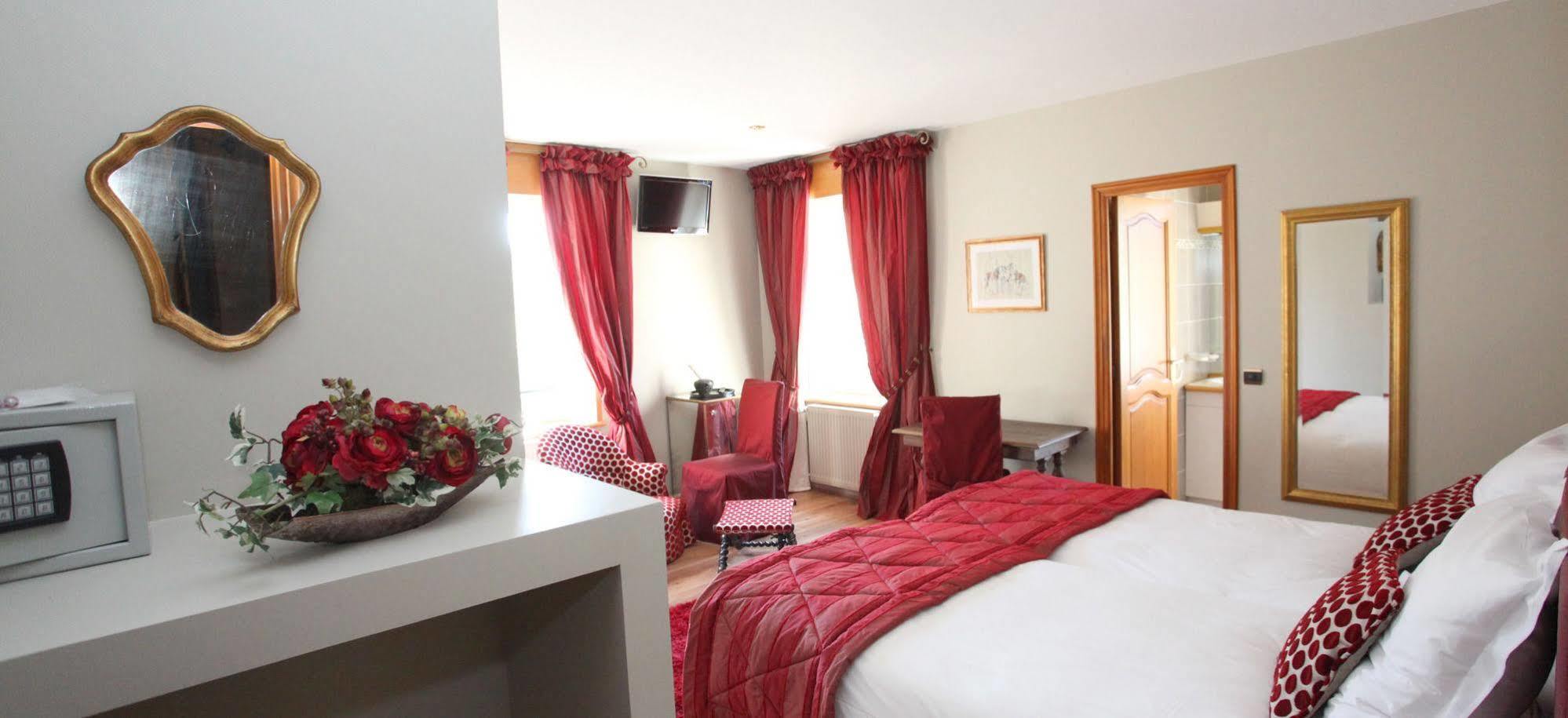 Saint Graal Bed and Breakfast Chamant Exteriör bild