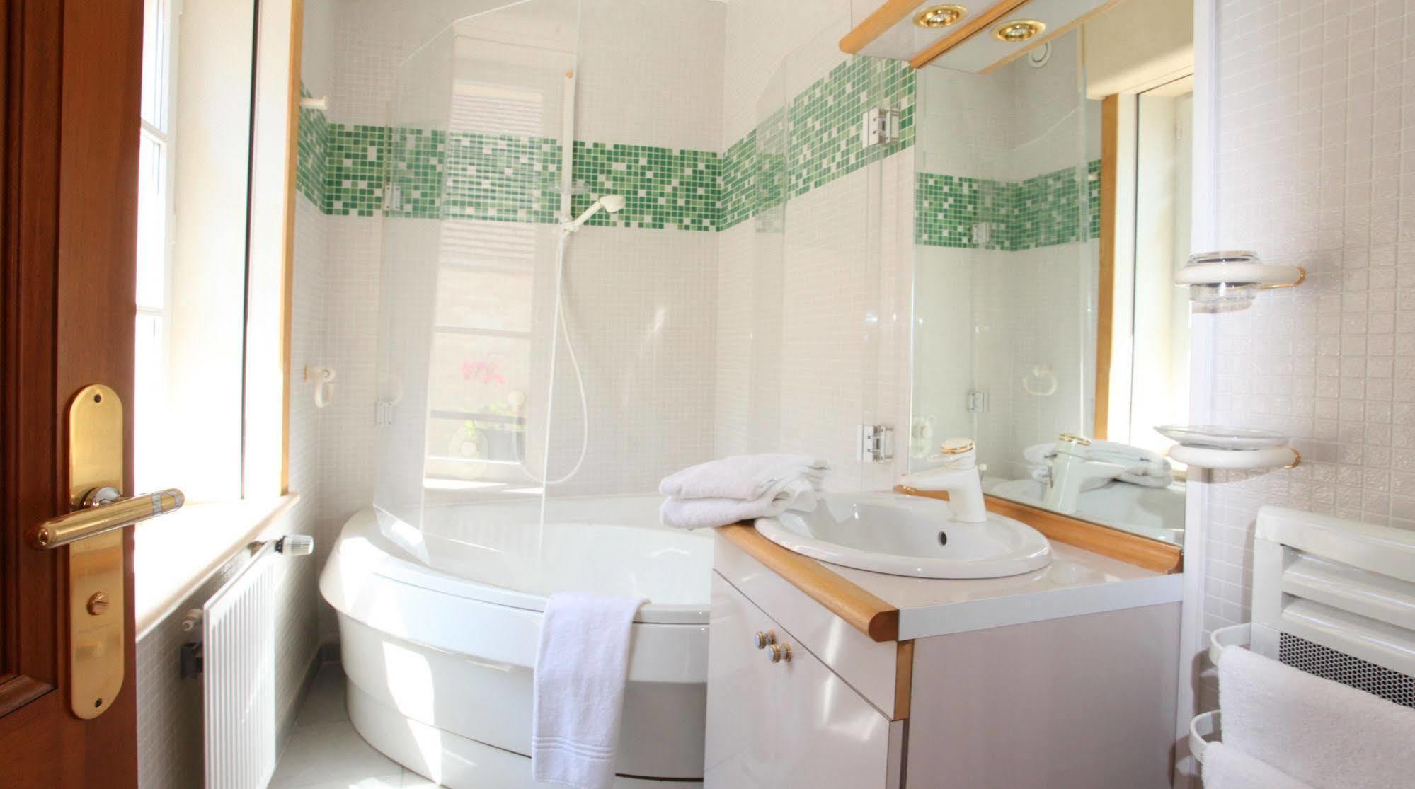 Saint Graal Bed and Breakfast Chamant Exteriör bild