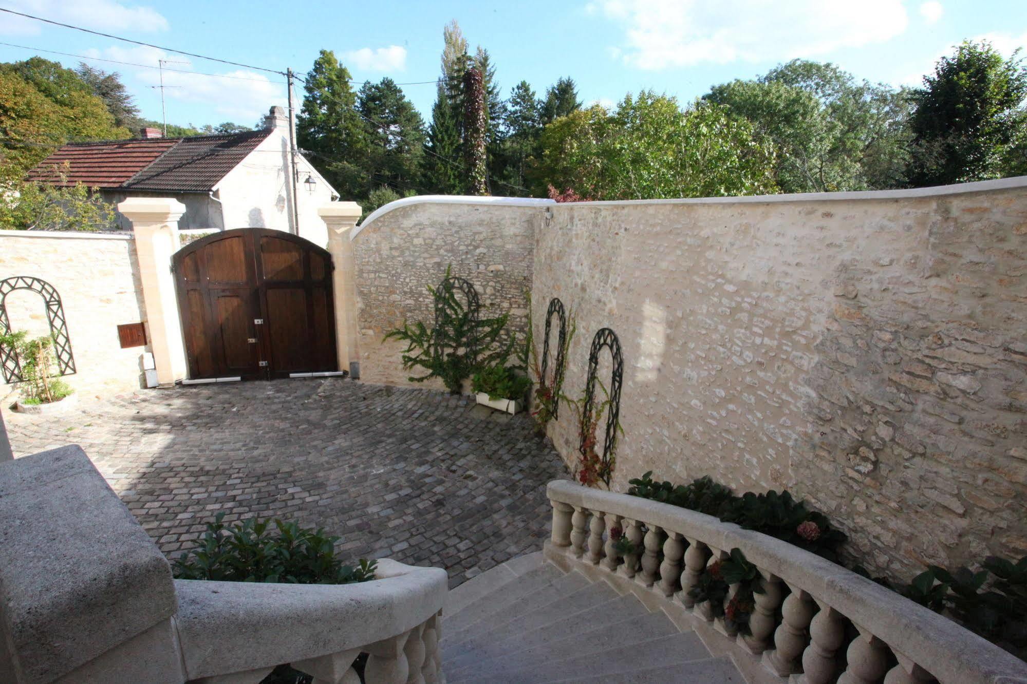 Saint Graal Bed and Breakfast Chamant Exteriör bild